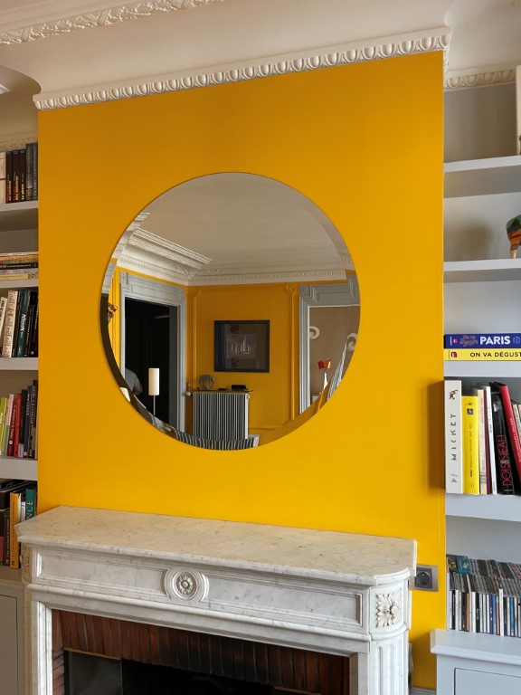 Miroir rond biseauté réalisé par la Miroiterie Ferraris