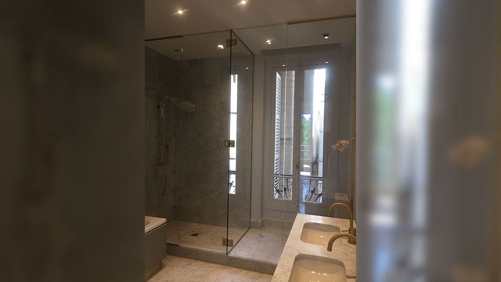 Pare-douche et aménagement de salle de bains Ferraris