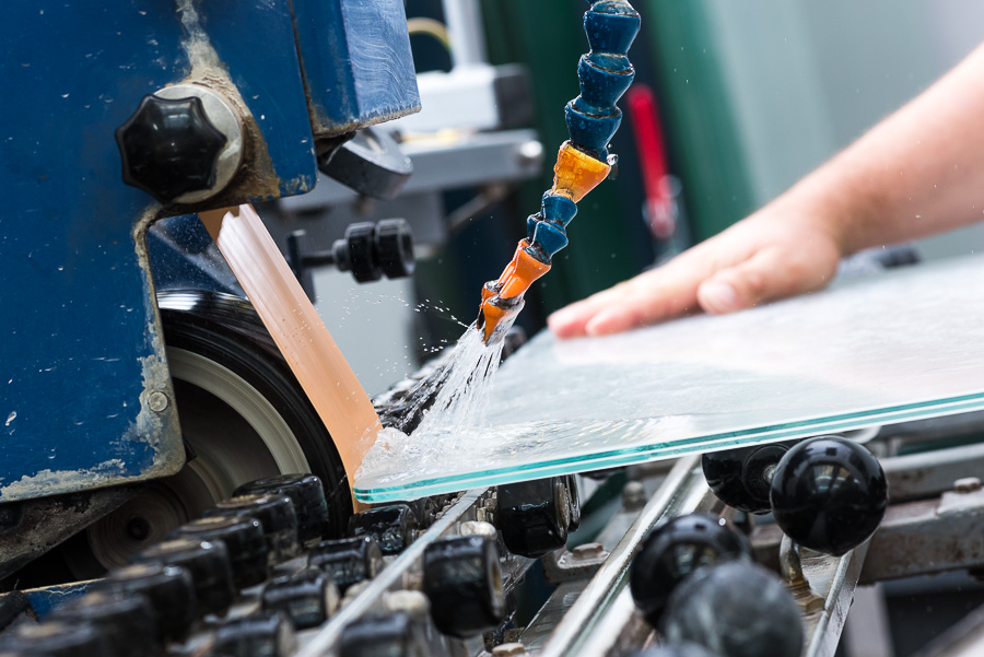 Façonnage du verre dans l’atelier Ferraris